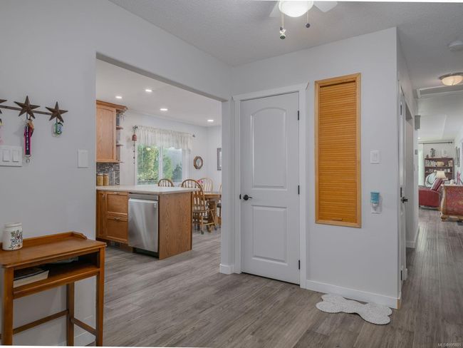 100 Dyer Dr, House other with 3 bedrooms, 3 bathrooms and 1 parking in Sayward BC | Image 30