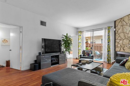 4-1828 Barry Ave, Los Angeles, CA, 90025-5343 | Card Image