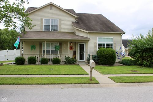 725 Hawthorne Ln, Brownsburg, IN, 46112-8310 | Card Image