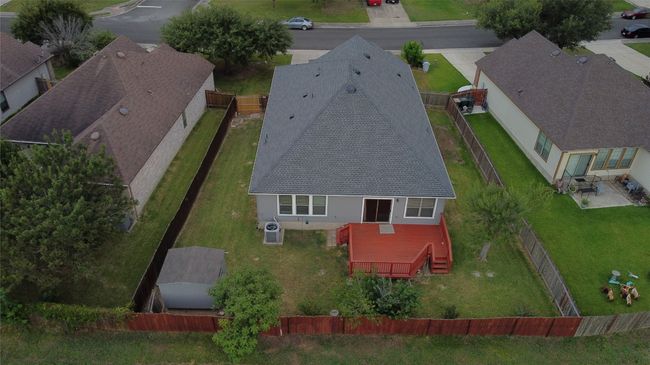 Aerial perspective of suburban area | Image 30