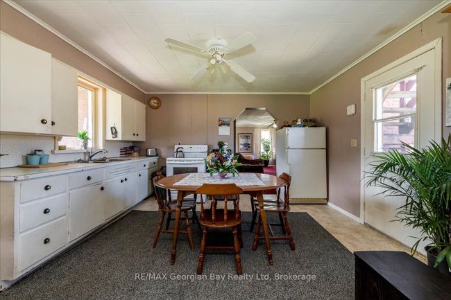 579 Marshall Rd, House other with 4 bedrooms, 3 bathrooms and 6 parking in Tiny ON | Image 4