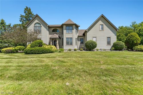 9393 Goodell Ct, Mentor, OH, 44060-7174 | Card Image