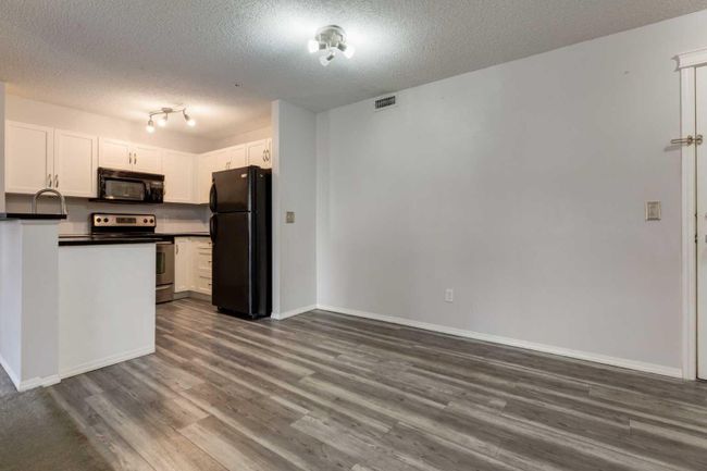 1210 - 115 Prestwick Villas Se, Home with 2 bedrooms, 2 bathrooms and 2 parking in Calgary AB | Image 11