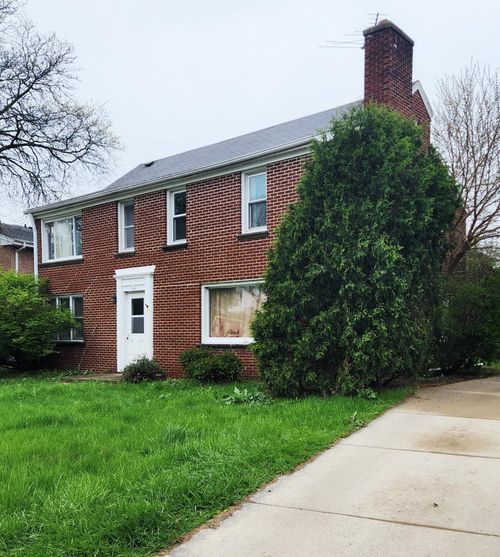 825 Glenview Ave, Wauwatosa, WI, 53213-3361 | Card Image