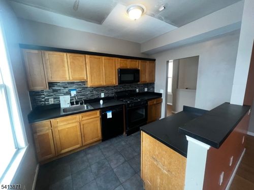 108 S Park St, Elizabethport, NJ, 07206-1814 | Card Image