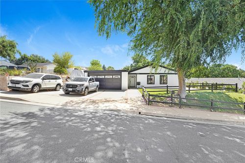 28038 Lakehurst Ave, Canyon Country, CA, 91351-1031 | Card Image