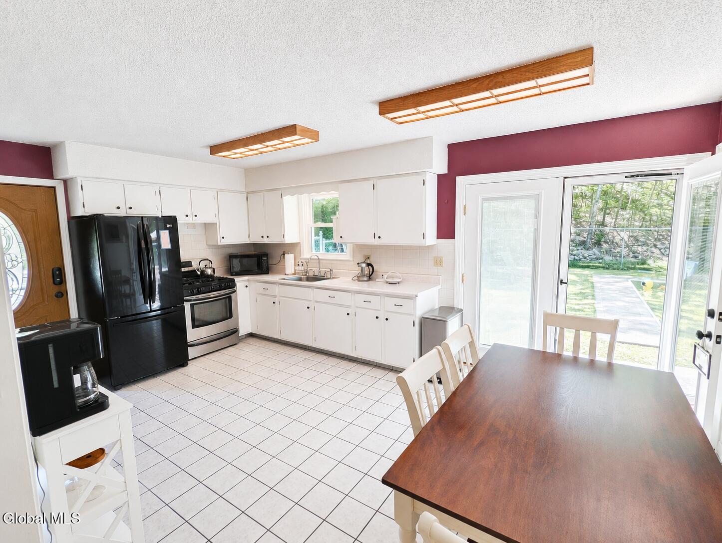Residential Lease in Queensbury 5