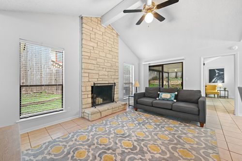 a-275 Mooring Cir, Lakeway, TX, 78734-4037 | Card Image