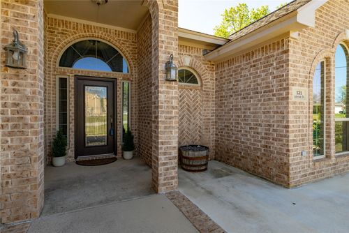 131 Lakeview Dr, Runaway Bay, TX, 76426-9412 | Card Image