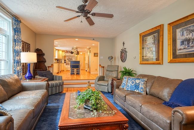 391 Concord Rd, House other with 4 bedrooms, 4 bathrooms and 6 parking in Marlborough MA | Image 9