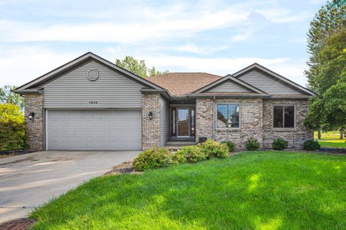 1904 Berkshire Gardens Cc Ln, Normal, IL, 61761-5200 | Card Image