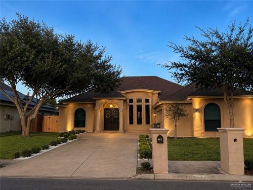 911 Red River St, Mission, TX, 78572-8360 | Card Image