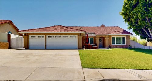 7413 Crimson Dr, Highland, CA, 92346 | Card Image