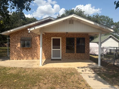 909 Algier St, Castroville, TX, 78009-2958 | Card Image
