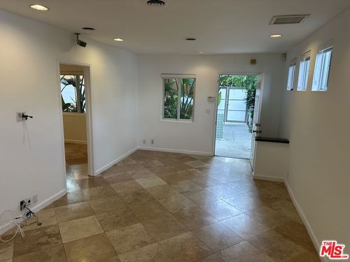 2454 Penmar Ave, Venice, CA, 90291-5049 | Card Image