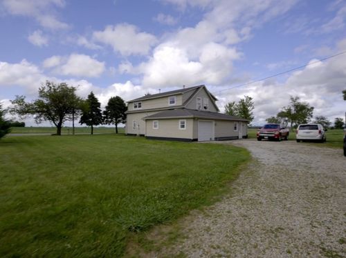 101 County Road 100 N, Ivesdale, IL, 61851-9753 | Card Image