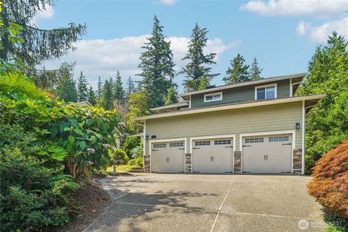 9017 381st Ave Se, Snoqualmie, WA, 98065-9212 | Card Image
