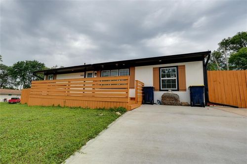 9100 E 43rd Ter, Kansas City, MO, 64133-1438 | Card Image