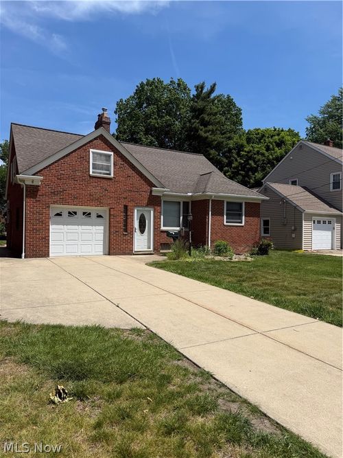 26822 Russell Rd, Bay Village, OH, 44140-2227 | Card Image