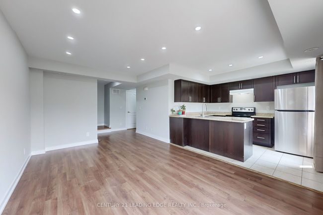 107 - 2 Dunsheath Way, Condo with 2 bedrooms, 2 bathrooms and 1 parking in Markham ON | Image 9