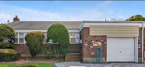 39 Caroline Ave, Elmont, NY, 11003-5017 | Card Image