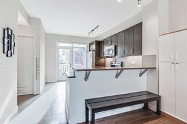 51 Sherwood Row Nw, Home with 2 bedrooms, 2 bathrooms and 3 parking in Calgary AB | Image 9