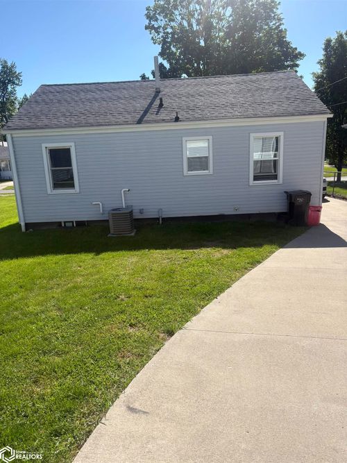 319 Osceola, Ottumwa, IA, 52501 | Card Image