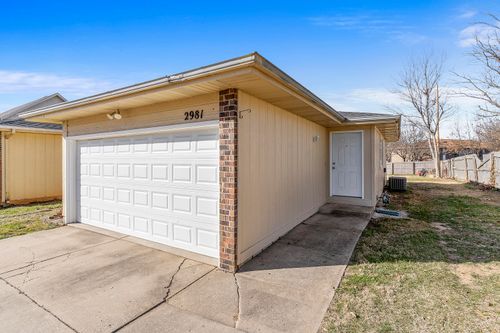2981 W Village Ln, Springfield, MO, 65807-3989 | Card Image