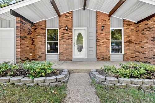 6360 Silver Fox Dr, Florissant, MO, 63034-2941 | Card Image