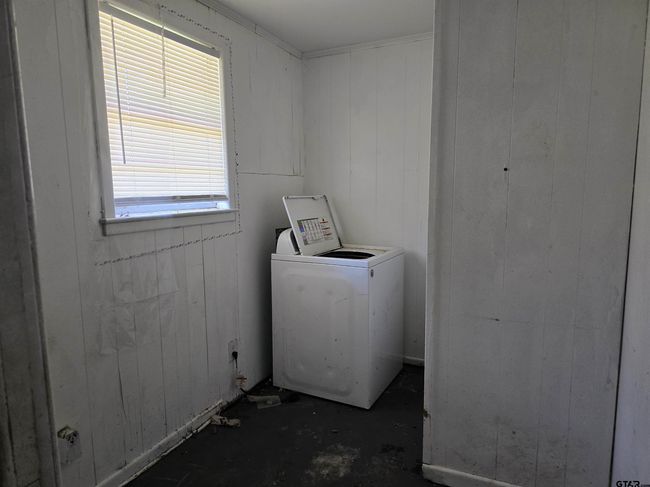128 Hickory St, House other with 4 bedrooms, 3 bathrooms and null parking in Pittsburg TX | Image 15