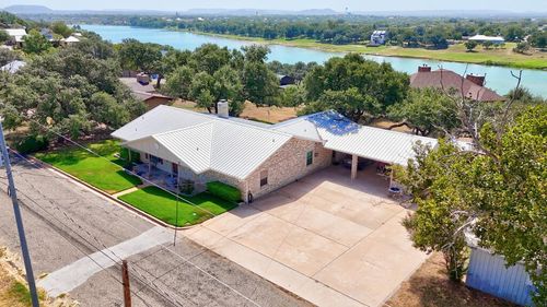 204 Sunset St, Llano, TX, 78643-1138 | Card Image