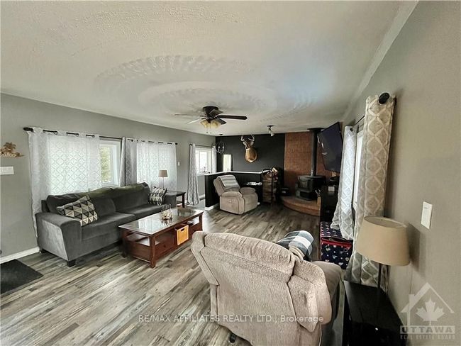 17664 Bloomington Rd, House other with 1 bedrooms, 1 bathrooms and 8 parking in Maxville ON | Image 8