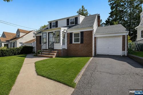 75 Emerson St, Clifton, NJ, 07013-1303 | Card Image