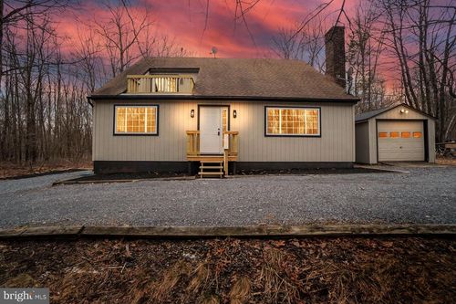 27 W Cherokee Trl, ALBRIGHTSVILLE, PA, 18210-3615 | Card Image