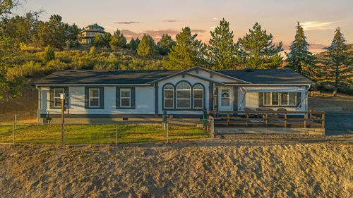 250 Burns St, Klamath Falls, OR, 97603-3765 | Card Image