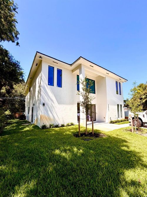 aandb-3371 Nw 51st St, Miami, FL, 33142 | Card Image