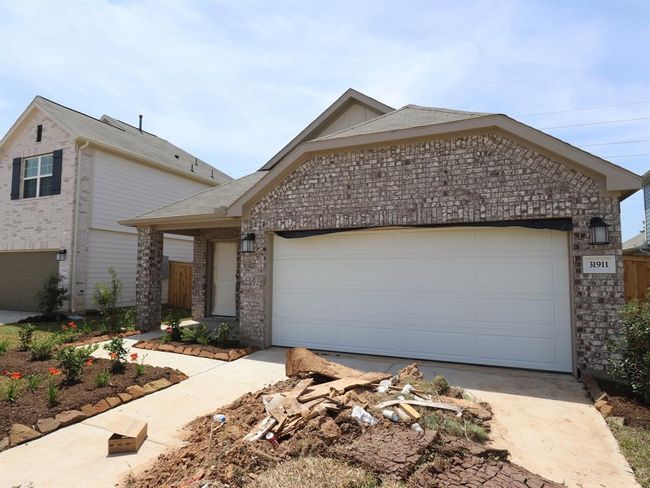 31911 Splendor Dr, House other with 4 bedrooms, 2 bathrooms and 2 parking in Fulshear TX | Image 9
