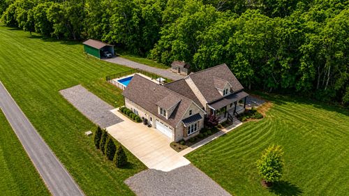 923 Dobbins Pike, Gallatin, TN, 37066-7702 | Card Image