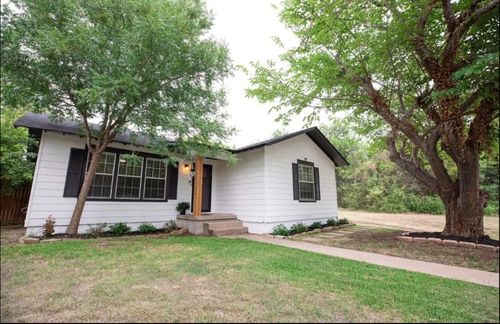 1225 S Brazos St, Weatherford, TX, 76086-5518 | Card Image
