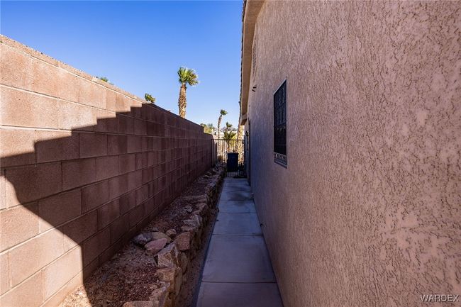 Side of Structure | Image 35