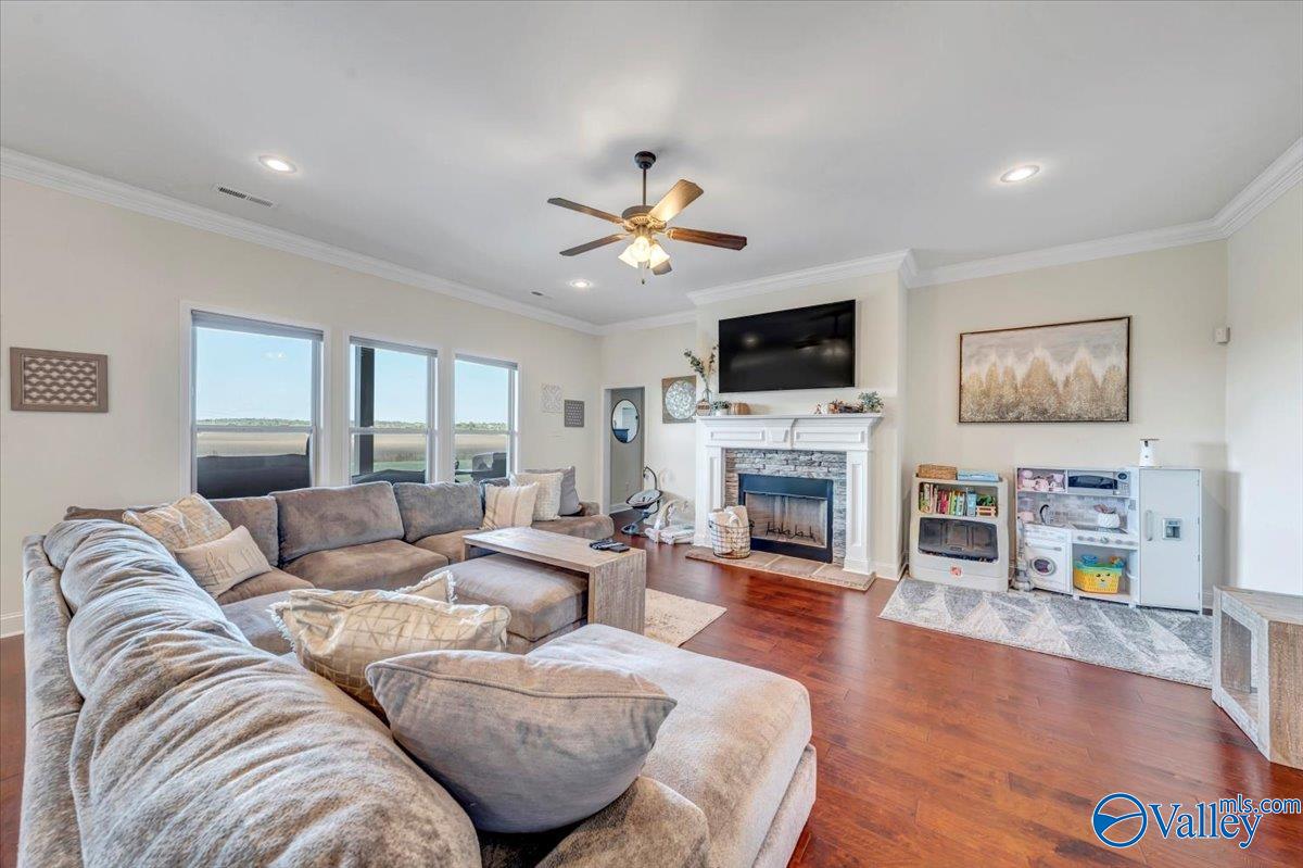 Fieldway Cir, Harvest, AL 35749