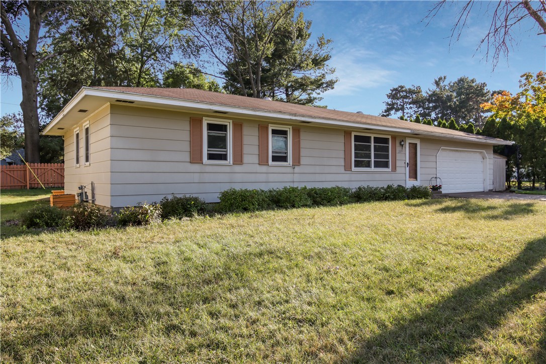 Daniels Ave, Altoona, WI 54720