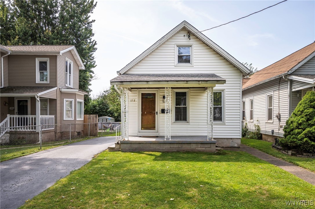 Saxton St, Lockport, NY 14094