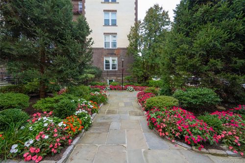 apt-4d-1468 Midland Ave, Yonkers, NY, 10708-6013 | Card Image