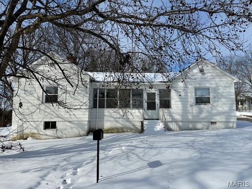 28 Vine St, Park Hills, MO, 63601-4558 | Card Image