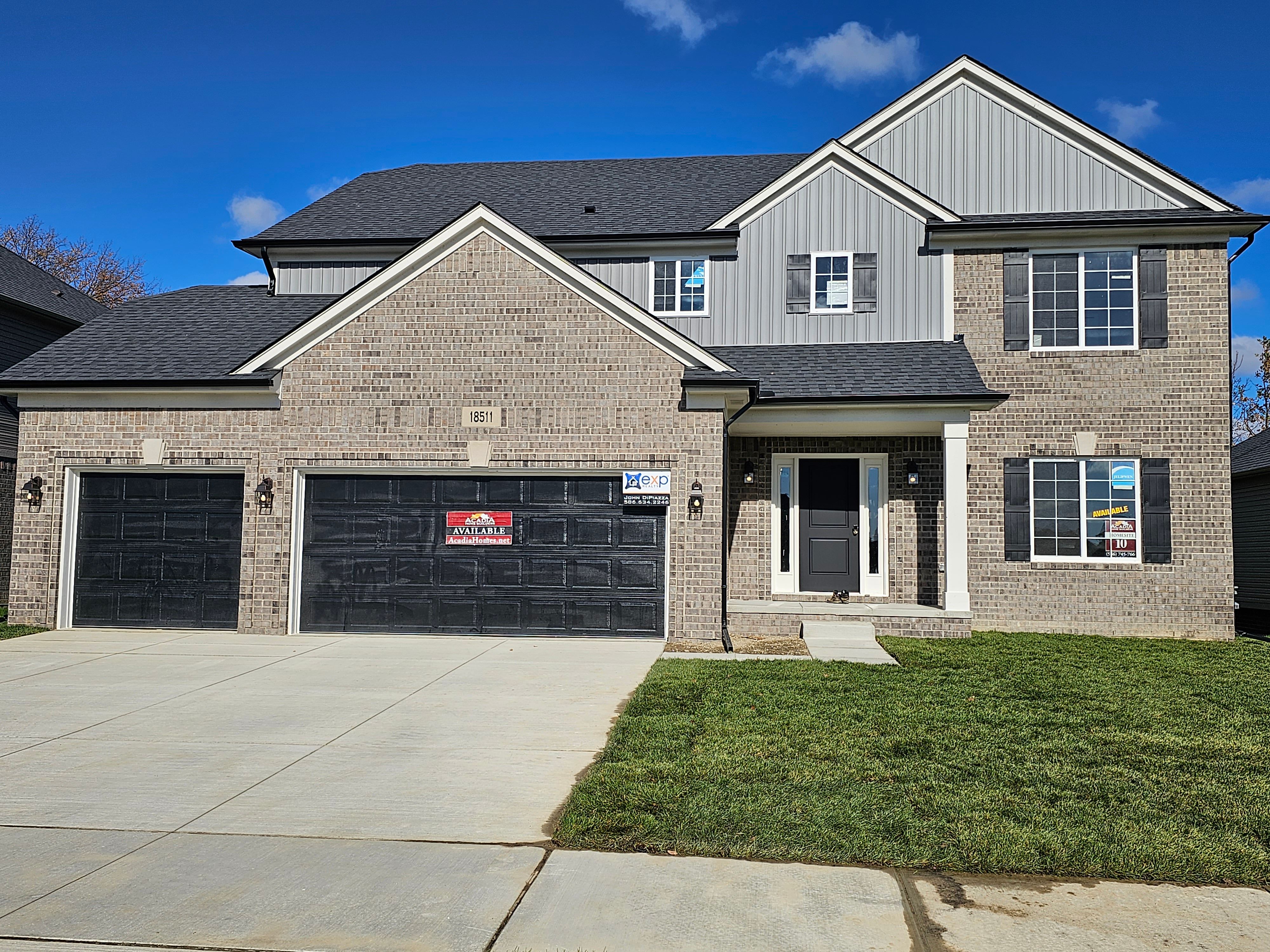 Stallmann Dr, Macomb, MI 48042