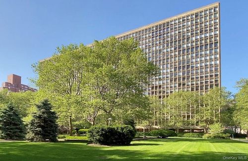 12p-330 E 33rd Street, New York, NY, 10016 | Card Image
