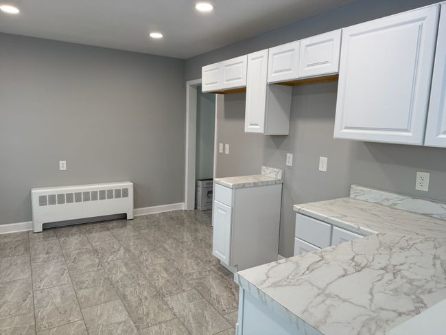 30631 Bayview Dr, House other with 3 bedrooms, 3 bathrooms and null parking in Gibraltar MI | Image 9