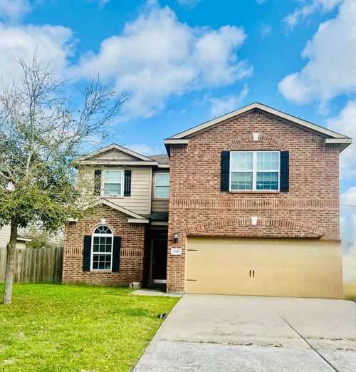 2427 Tracy Ln, Highlands, TX, 77562-4130 | Card Image