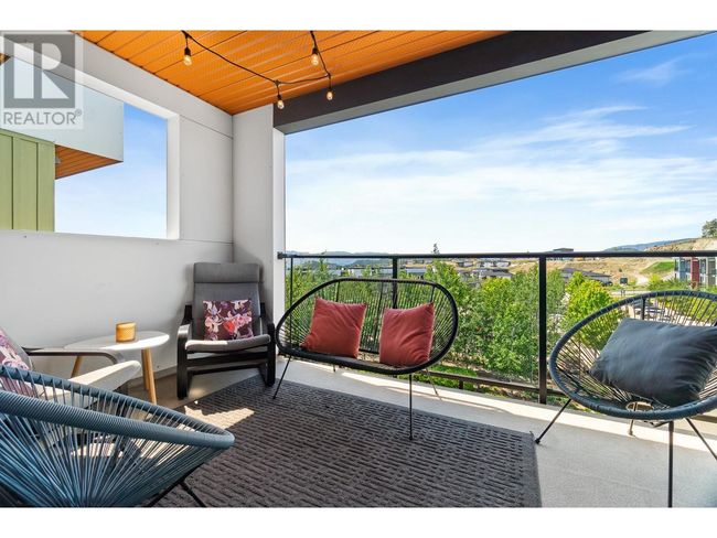 PH2 - 775 Academy Way, Condo with 3 bedrooms, 3 bathrooms and 1 parking in Kelowna BC | Image 12